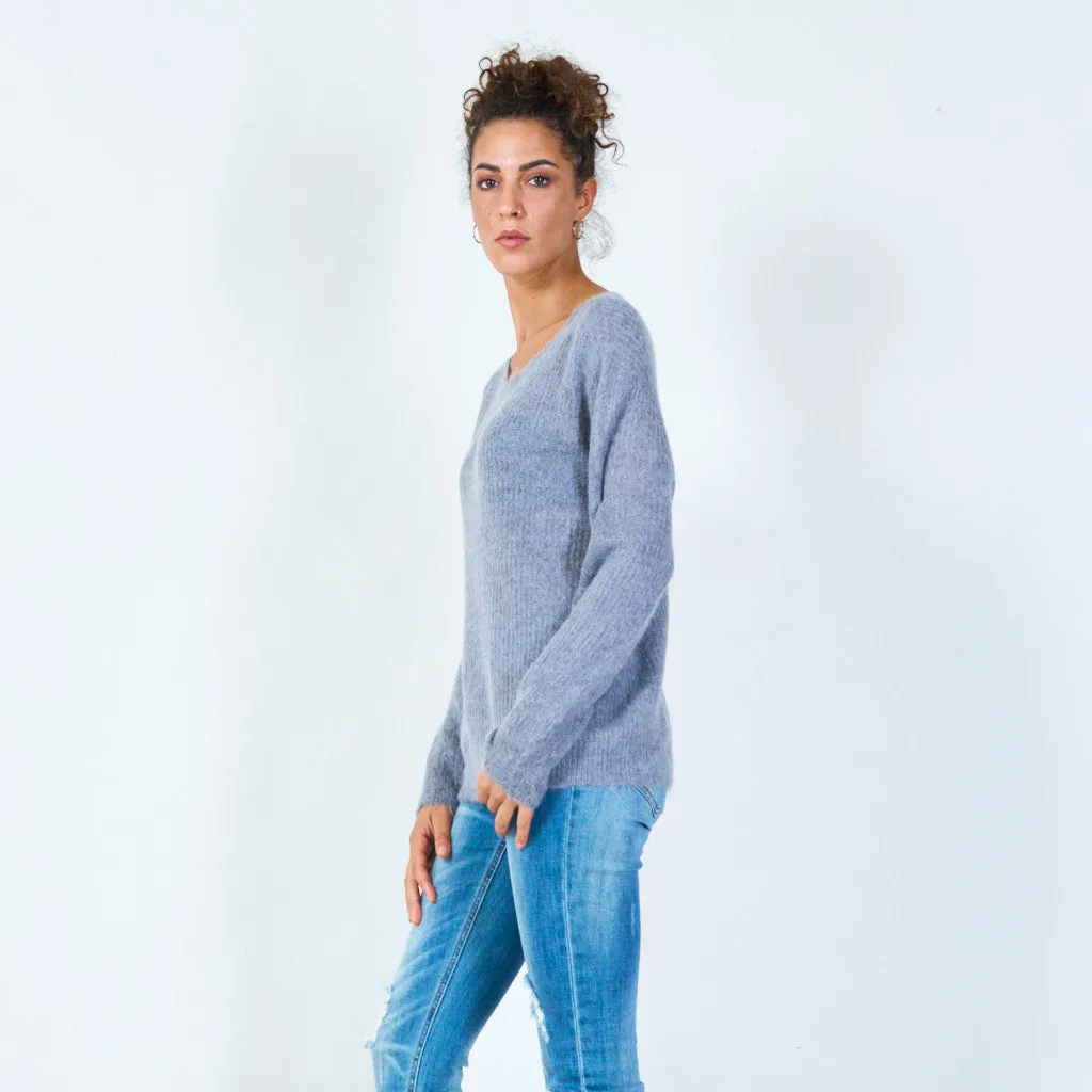 Classic round neck sweater wholesale